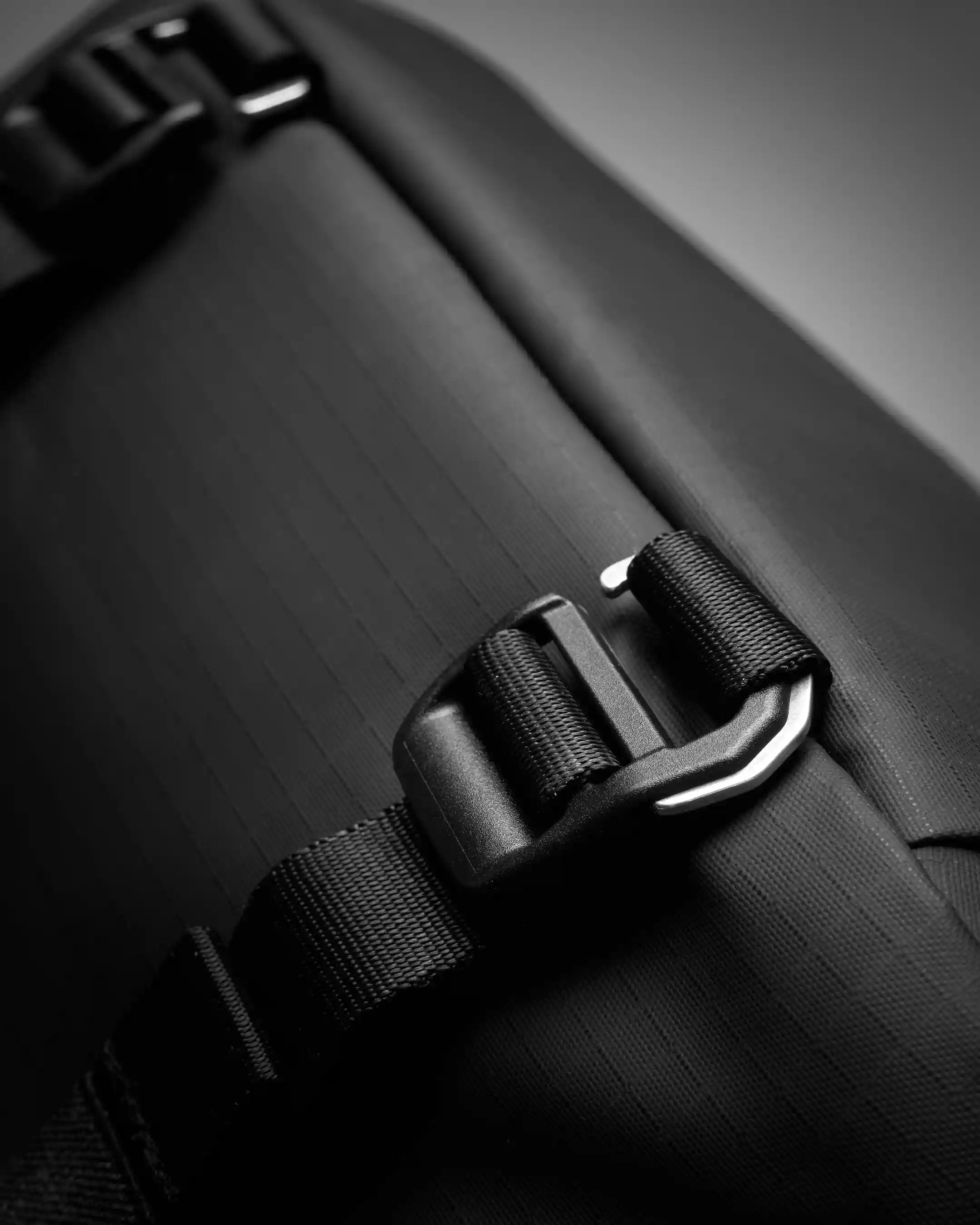 aluminium clips on bag