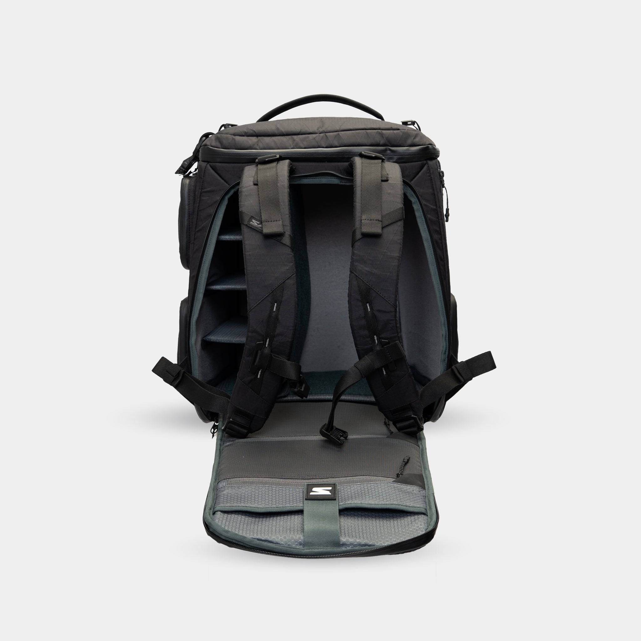 Padded dividers for Sony and Fuji mirrorless lenses. Secure storage for fast-paced shoots.