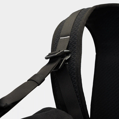 Sakk Attach wearable harness for filming. Stabilizes heavy rigs and improves comfort for long shooting sessions.